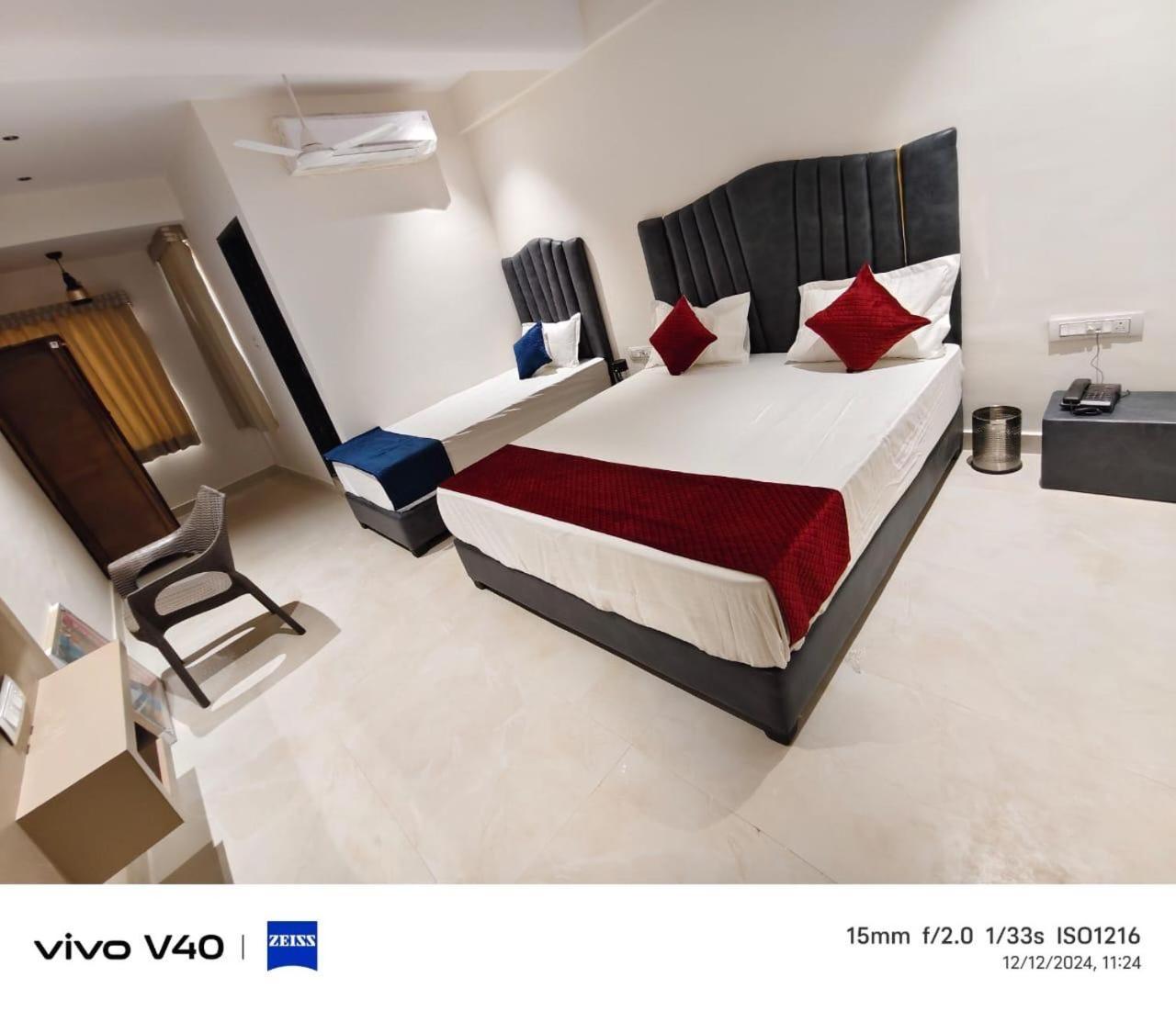 Hotel Royal Sky Morbi 외부 사진