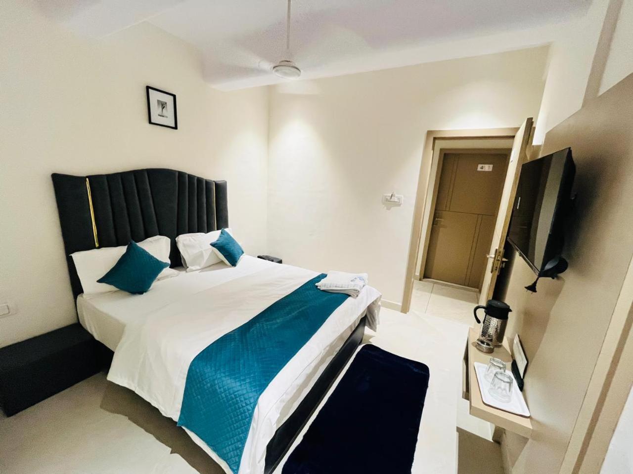 Hotel Royal Sky Morbi 외부 사진