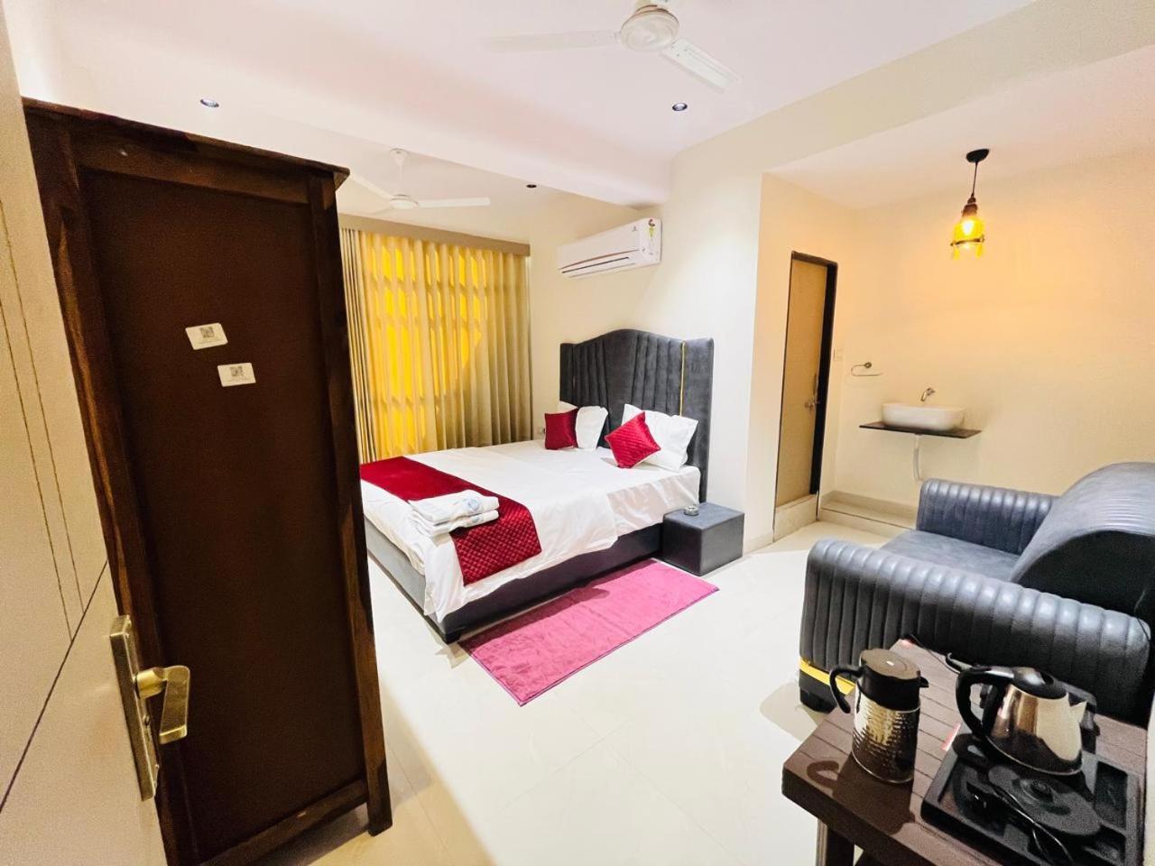 Hotel Royal Sky Morbi 외부 사진