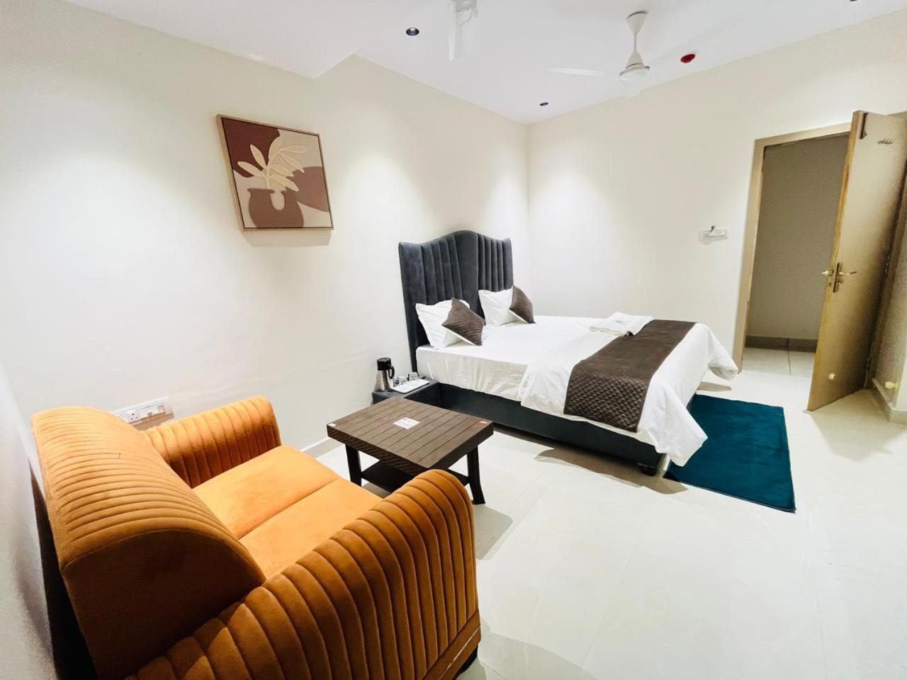 Hotel Royal Sky Morbi 외부 사진