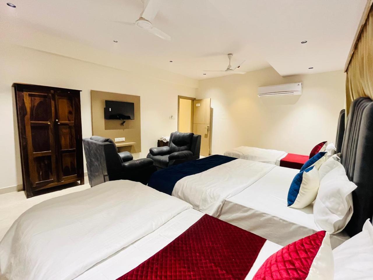 Hotel Royal Sky Morbi 외부 사진